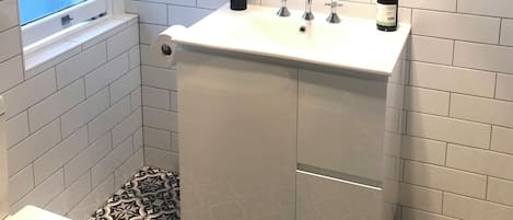 Douche, serviettes fournies