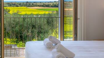 3 makuuhuonetta, silitysrauta/-lauta, ilmainen Wi-Fi, vuodevaatteet