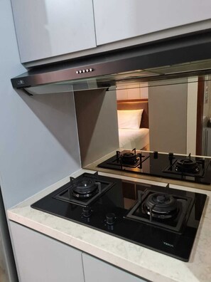 Monolocale Premier | Cucina privata | Mini-frigorifero, bollitore elettrico