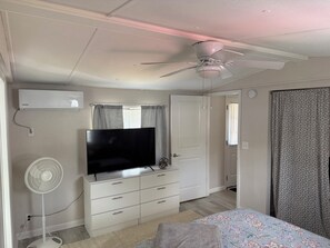 2 makuuhuonetta, silitysrauta/-lauta, ilmainen Wi-Fi, vuodevaatteet