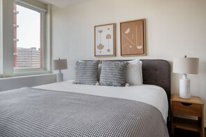 2 quartos, ferros/tábuas de passar roupa, Wi-Fi, roupa de cama