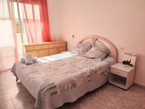 3 bedrooms, WiFi, bed sheets - Palangre Views Beautiful Apartment in Torrevieja (Torrevieja)