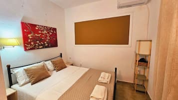 1 bedroom, iron/ironing board, WiFi, bed sheets
