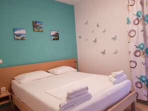 Ferros/tábuas de passar roupa, Wi-Fi, roupa de cama