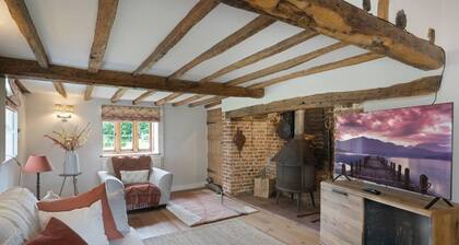 Charming, dog friendly countryside retreat