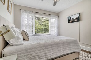 3 habitaciones, tabla de planchar con plancha, wifi y ropa de cama