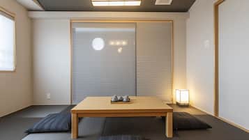 标准套房, 无烟房, 厨房 | 1 多间卧室、熨斗/熨板、免费 WiFi、床单