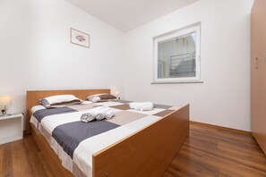 2 chambres, accĂšs Internet, draps fournis
