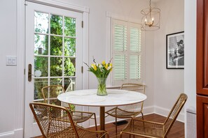 Dining - Elegant & Bright Historic Home 3BR/2,5BA, 2 kings, 1 queen, 5 min to USNA (Annapolis)