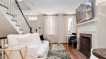 Smart TV, fireplace, video games