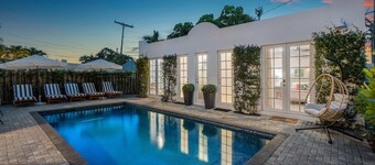 Perfectly Located 6BR Private Oasis w/ Heated Pool