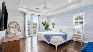 6 bedrooms, iron/ironing board, WiFi, bed sheets