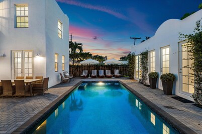 Perfectly Located 6BR Private Oasis w/ Heated Pool