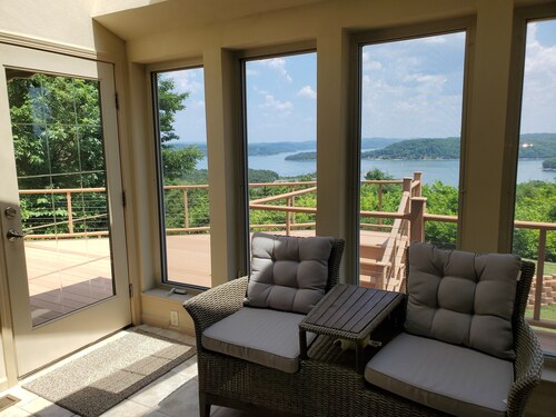 Breezy Point- Huge Home & Amazing Lake Views! Near Sailboat Club & Marina