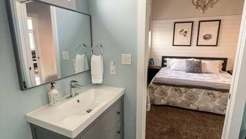 2 slaapkamers, een bureau, reisbedje, gratis wifi