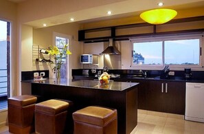 Refrigerador, microondas, horno y tostadora 