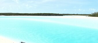 Gateway for couples and families in beautiful tropic of cancer beach