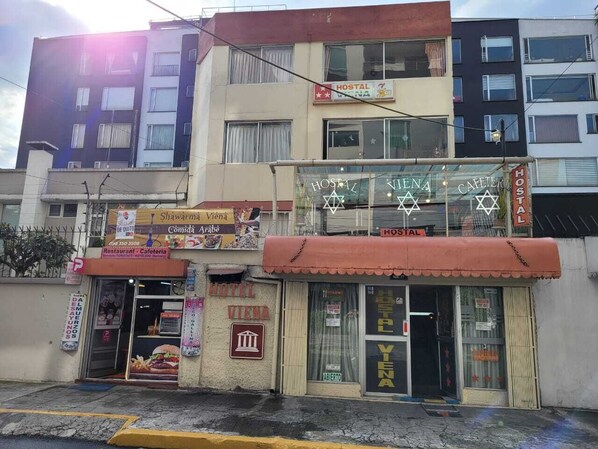Fachada de la propiedad