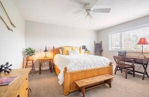 4 slaapkamers, een strijkplank/strijkijzer, wifi, beddengoed