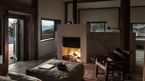Senior Villa, 1 King Bed, Balcony, Courtyard Area - Sunyata (Deqin)