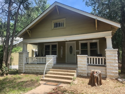 Antique Bungalow 
Close to Downtown wichita!