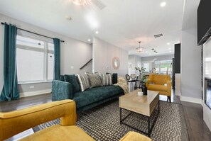 TV, fireplace, video games, books - ★ HostWise Stays ★ Luxury Rooftop & Theater Haven in Trendy Spot (Pittsburgh)