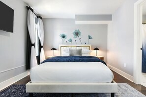 4 bedrooms, desk, iron/ironing board, travel cot