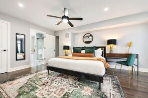 4 habitaciones, escritorio y tabla de planchar con plancha 