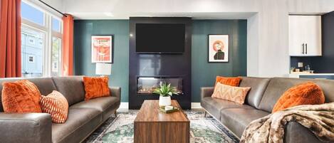 Fernseher, Kamin, Videospiele, Bücher