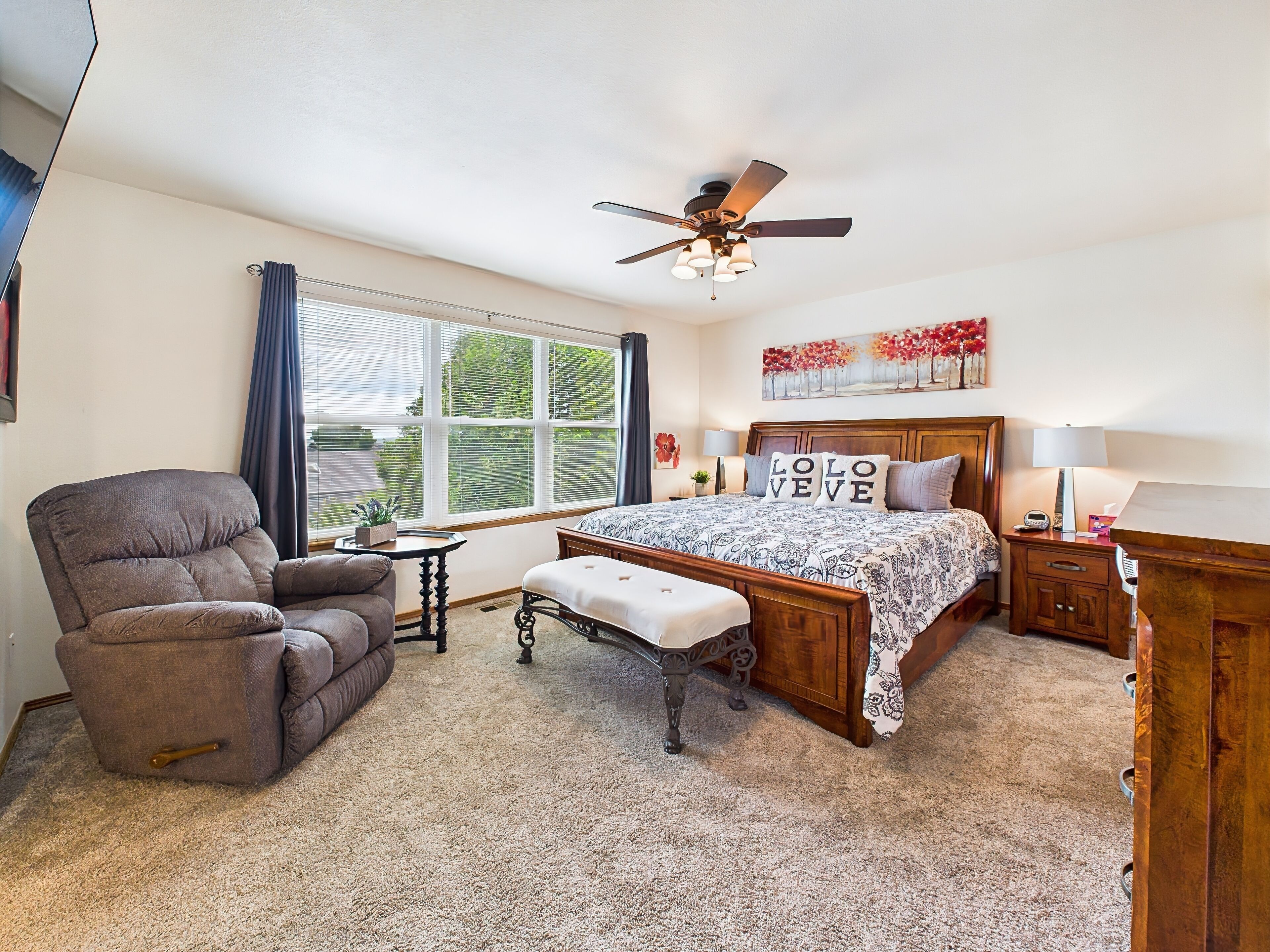 4 chambres, fer et planche à repasser, lit parapluie, Wi-Fi