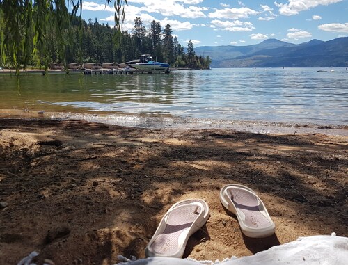 Modern Mountain Escape BnB Near Silver Star Mountain Ski Resort & Sovereign Lk 