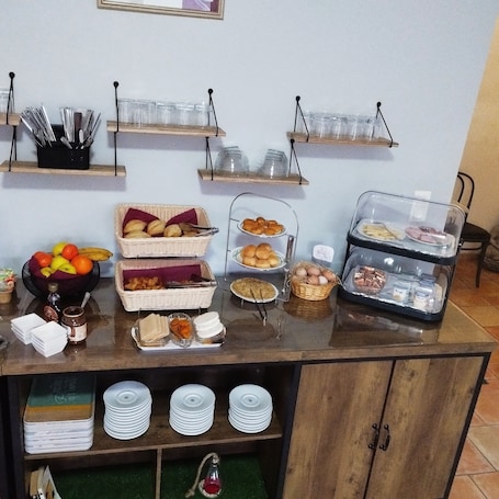 每日供应欧陆式早餐(每人 EUR 11). du Lac酒店