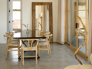 Dining - The Lunawood - Lux Home Pool and Spa (Joshua Tree)