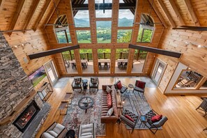 Fernseher, Kamin, Videospiele, Stereoanlage