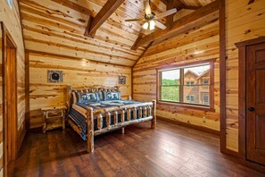 8 chambres, bureau, fer et planche à repasser, lit parapluie