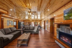 Fernseher, Kamin, Videospiele