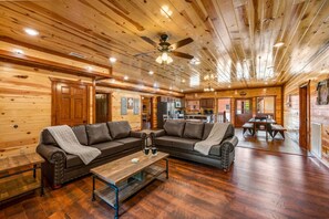 TV, fireplace, video games - Cha Cha’s Castle - 8BR Sleeps 30 w/ Pool & Jacuzzi (Sevierville)