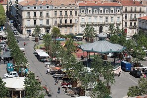 Luokittelematon kuva, 4 kautta 30, painike