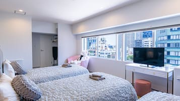 Kolmen hengen kaupunkihuone, tupakointi kielletty, kaupunkinäköala (701) | Tallelokero huoneessa, yksilöllisesti sisustettu