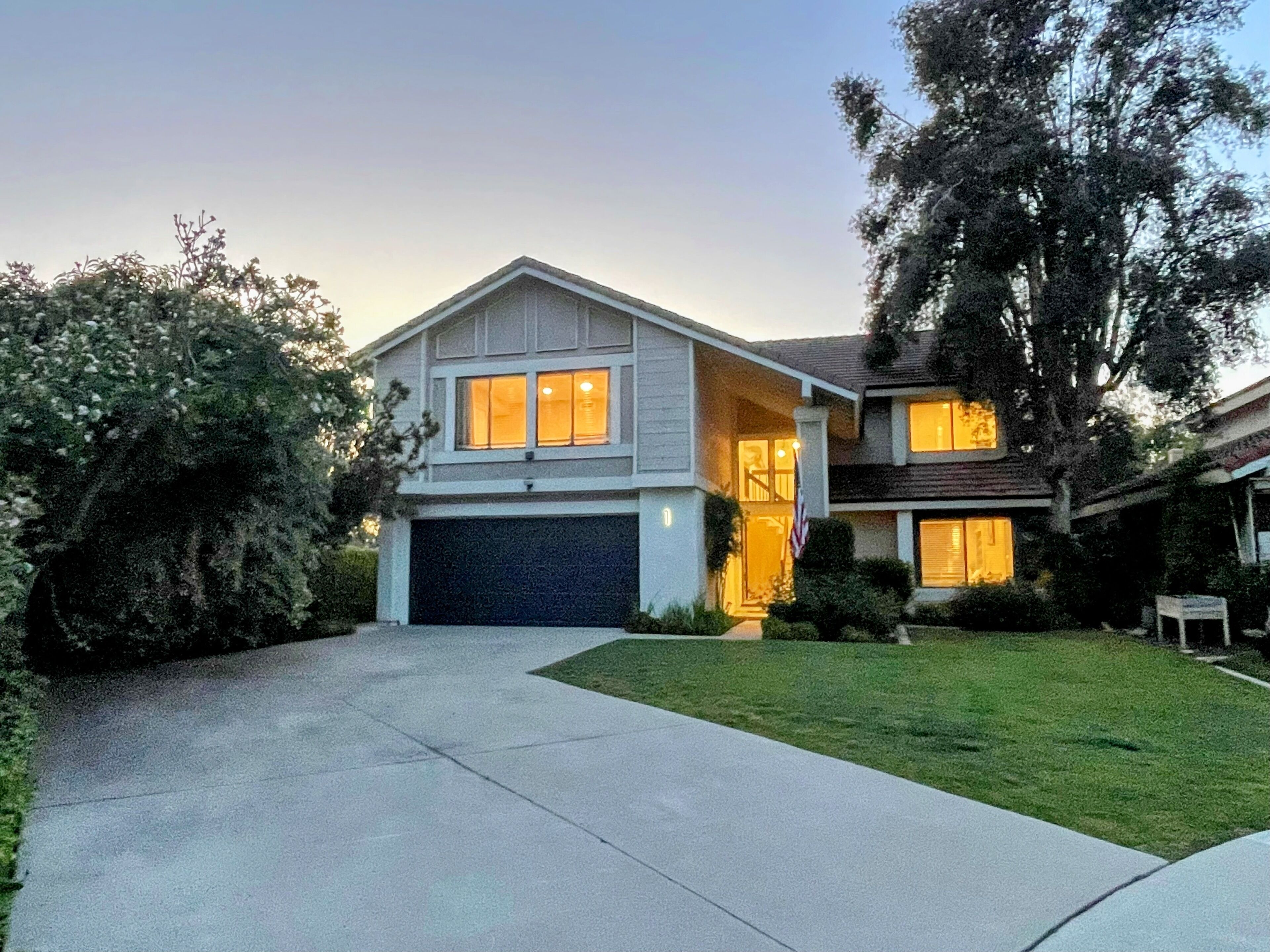 Charming and spacious home with a  backyard for family fun w/pets on vacation. 