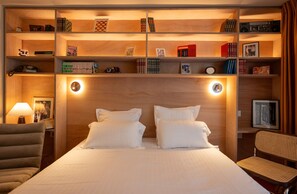 Chambre Double Supérieure, balcon, vue piscine | 1 chambre, literie de qualité supérieure, surmatelas