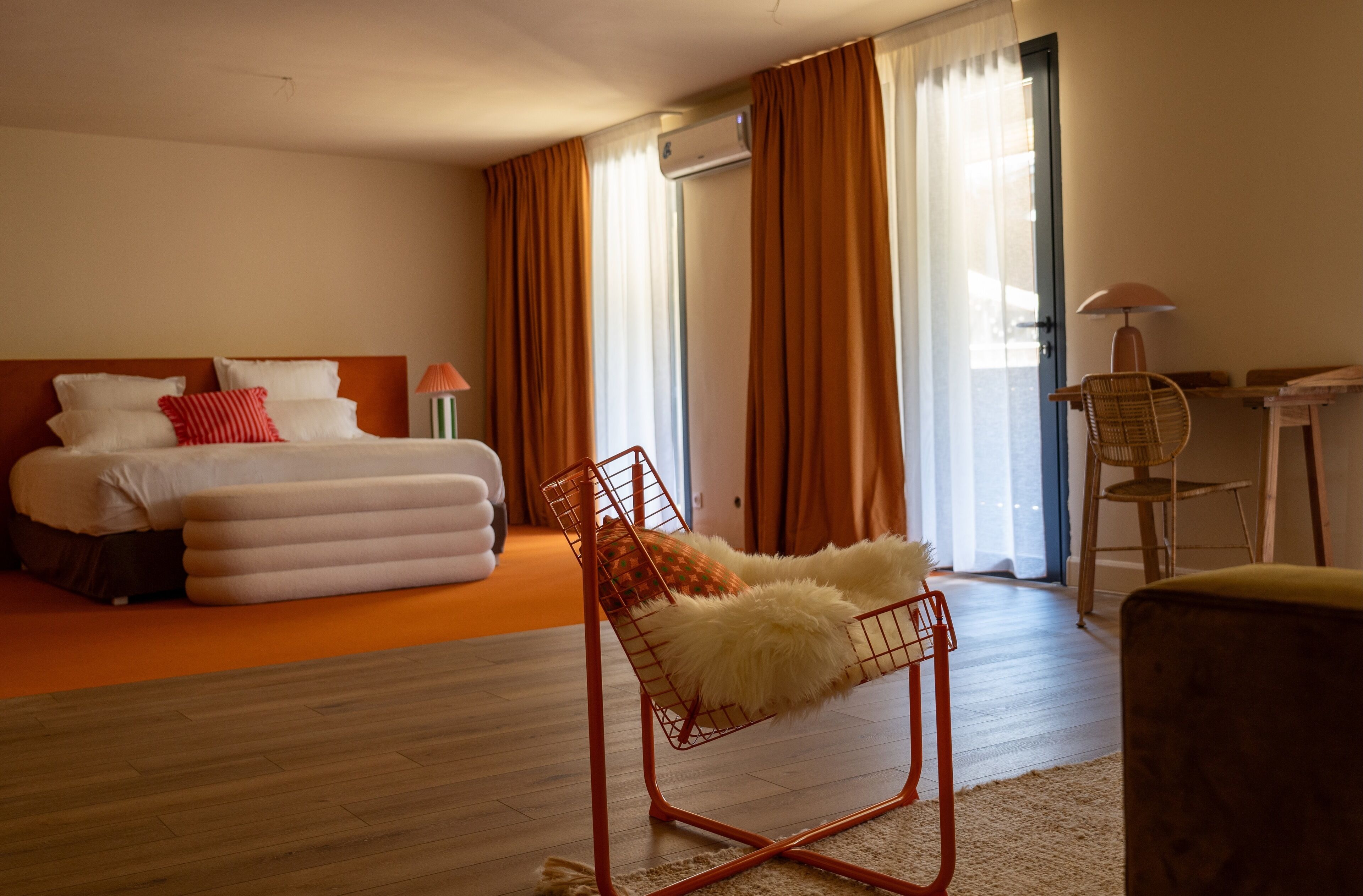 ファミリー スイート | 高級寝具、ピロートップベッド、ノートパソコン用作業スペース、ベビーベッド (無料)