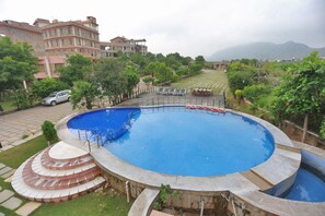 Piscina externa