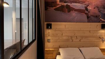 1 bedroom, iron/ironing board, free WiFi