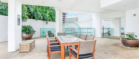 Piscine couverte, piscine extérieure