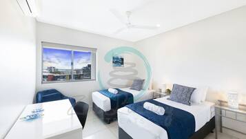 Premier Condo | Laptop workspace, soundproofing, iron/ironing board, travel cot