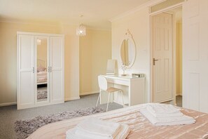 2 chambres, bureau, fer et planche à repasser, Wi-Fi