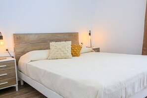 3 bedrooms, bed sheets