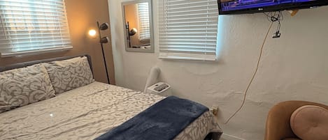 1 bedroom, iron/ironing board, WiFi, bed sheets