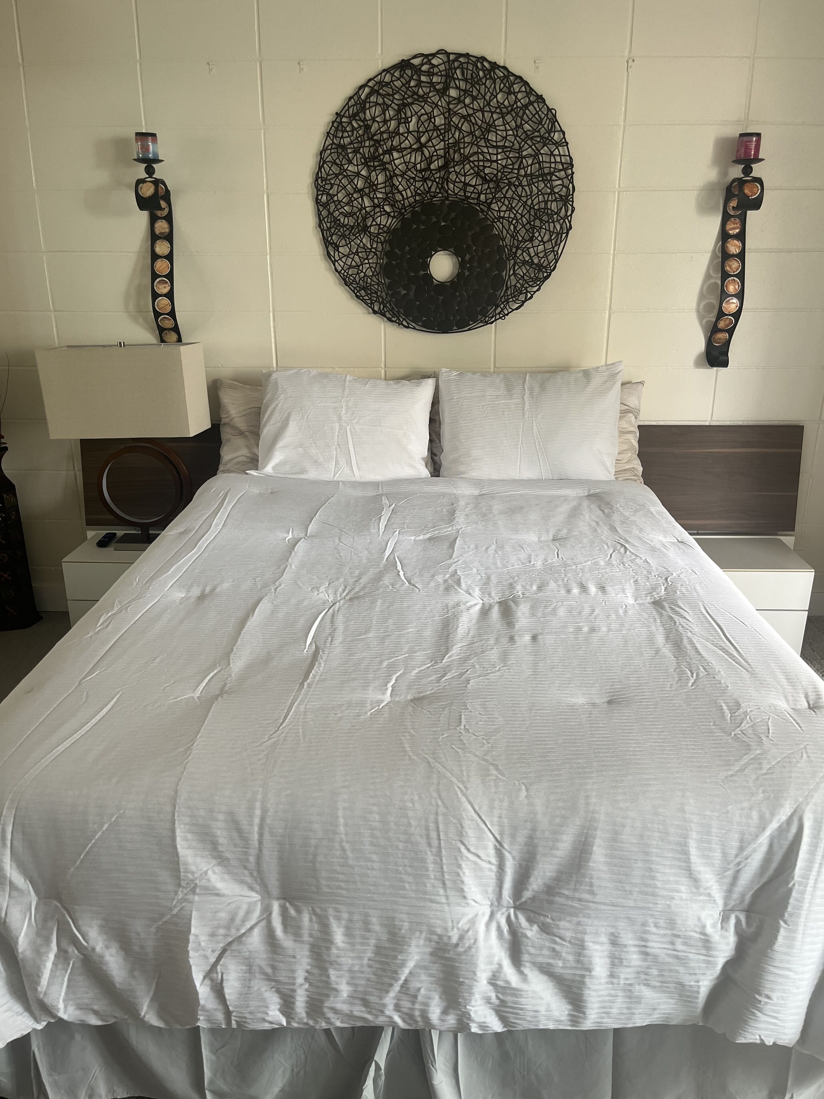 2 bedrooms, iron/ironing board, WiFi, bed sheets